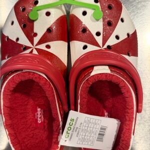 NWT CROCS Womens size 9 Red and White Slippers peppermint shimmer ( lined )